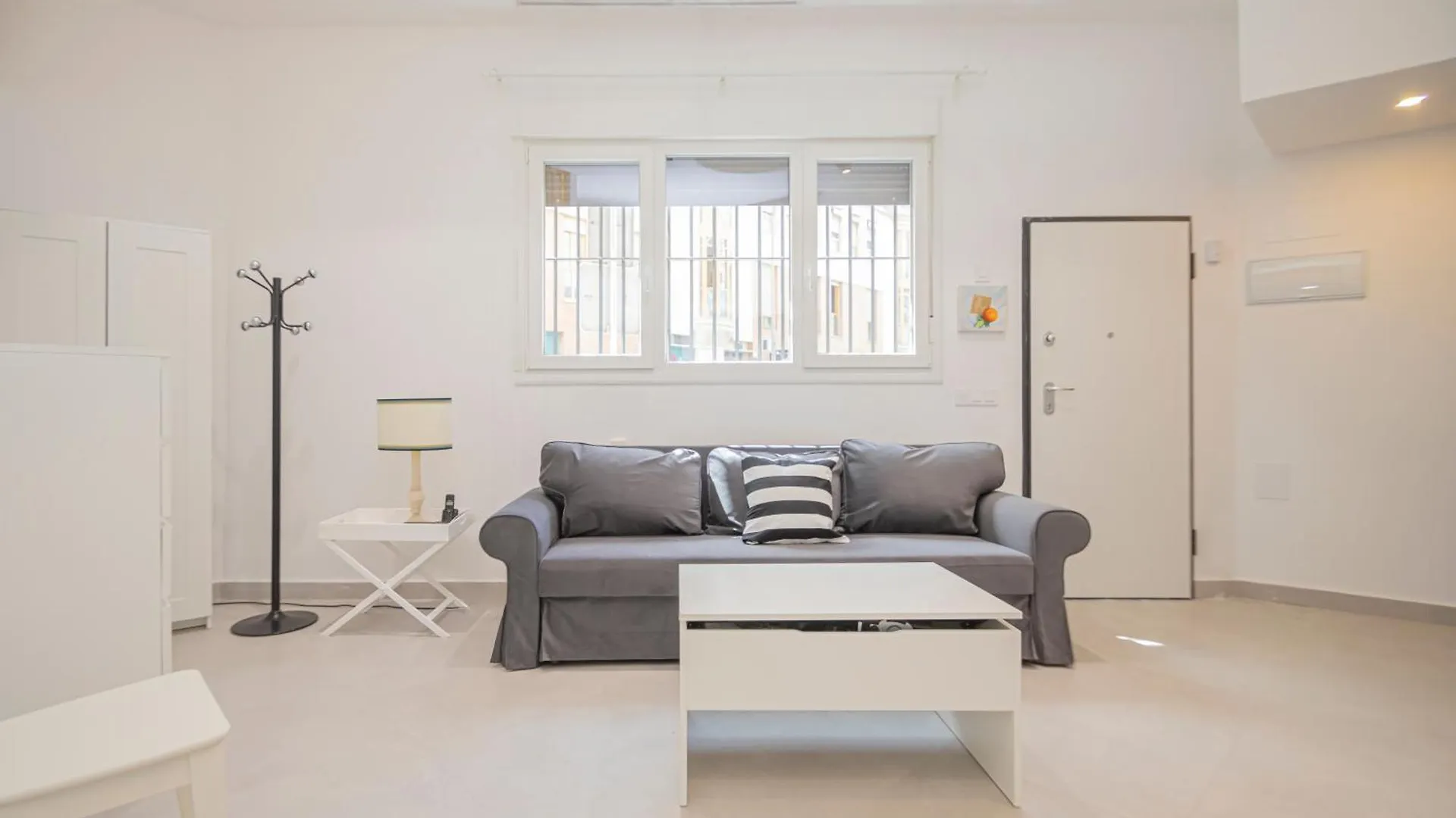 New Luxury And Sunny 2Br Apartment Premium Spot Siviglia