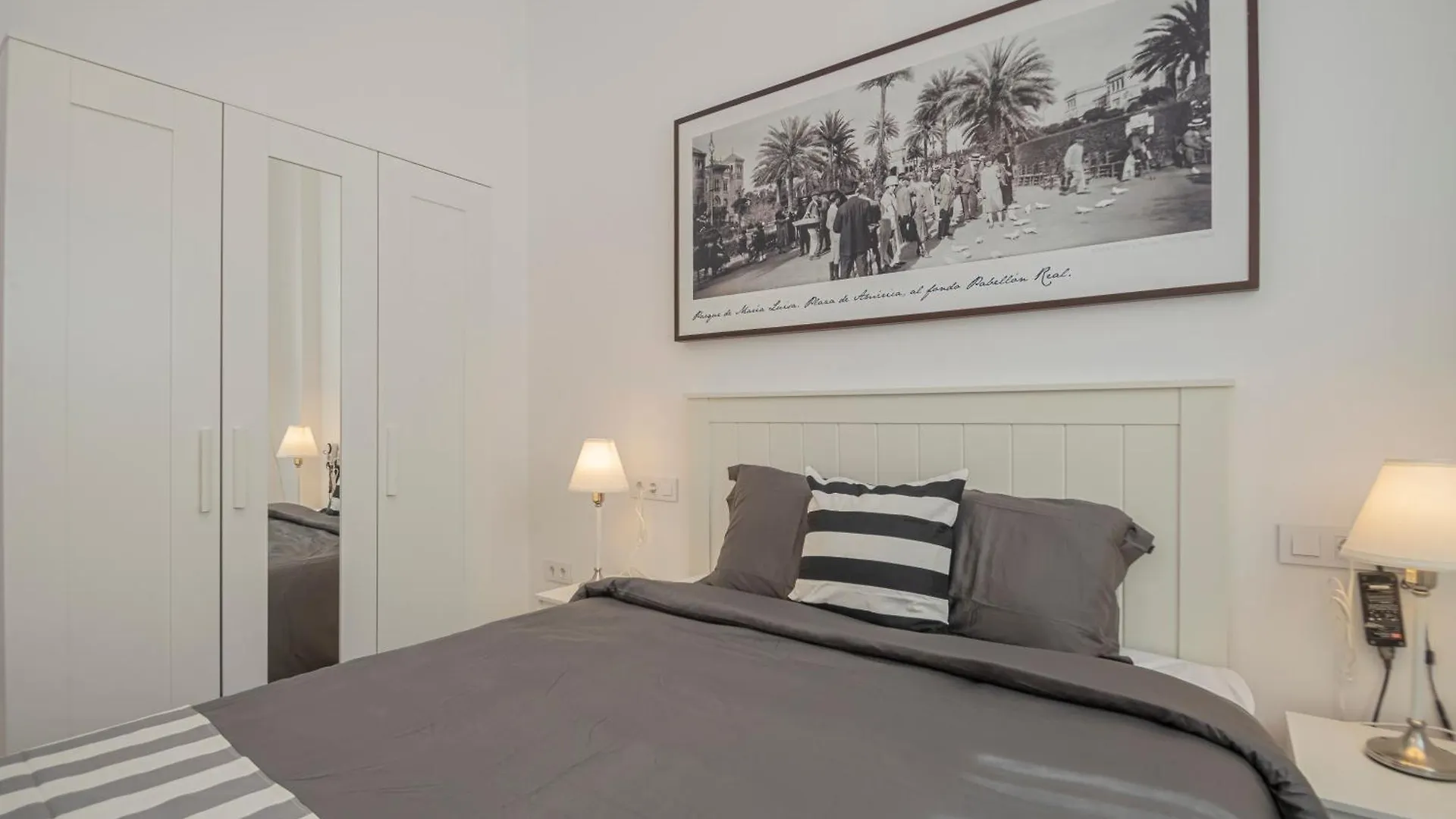 New Luxury And Sunny 2Br Apartment Premium Spot Siviglia 0*,  Spagna