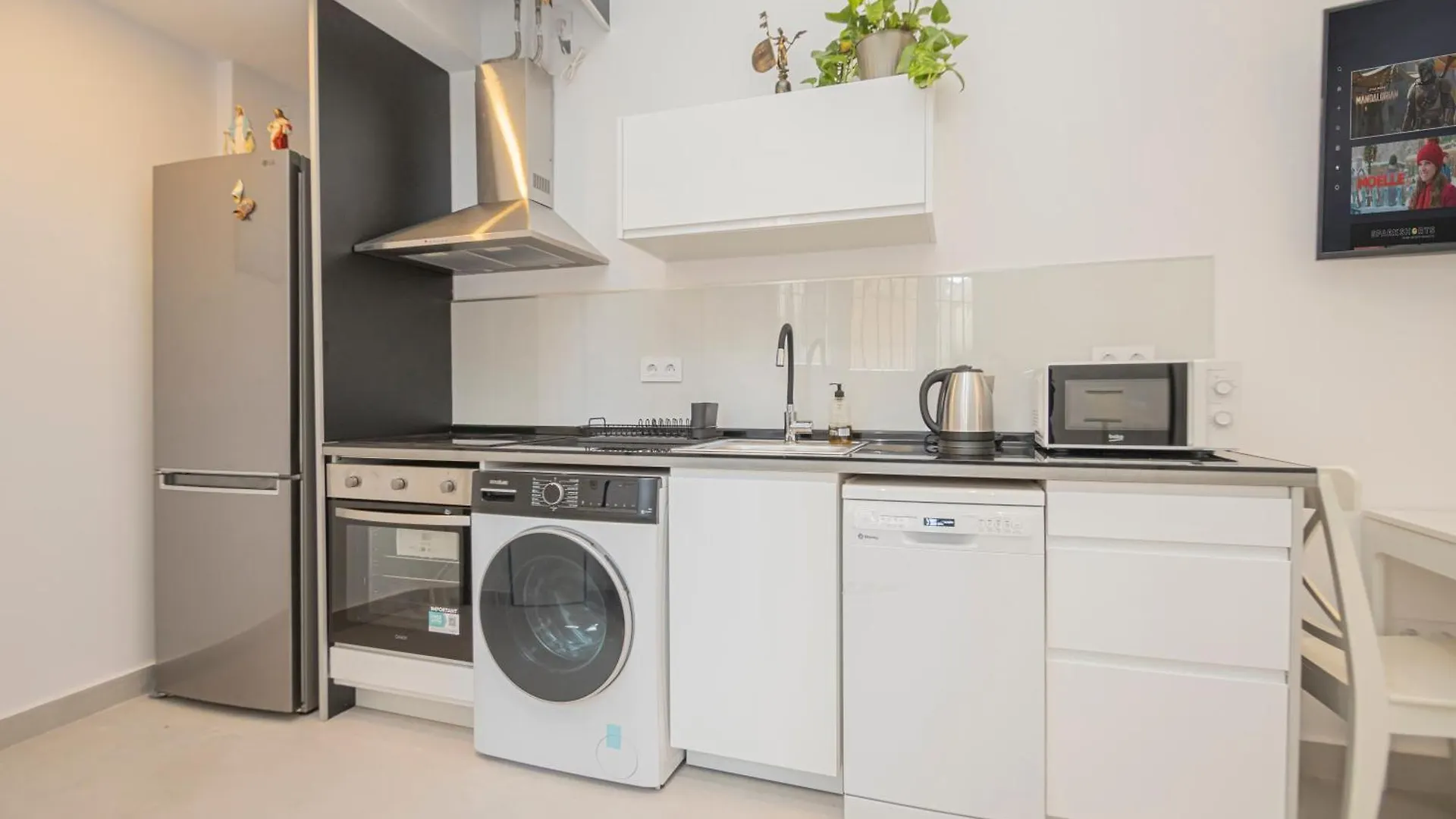 New Luxury And Sunny 2Br Apartment Premium Spot Siviglia Spagna